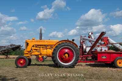 1952 Minneapolis-Mioline UTE with Minneapolis-Moline LO100 Spreader