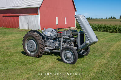 1947 Ford 2N with French CLM diesel engine