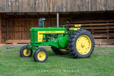 1958 John Deere 720