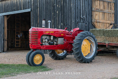 Massey-Harris 444