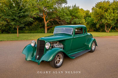 1933 Dodge 5-window Coupe