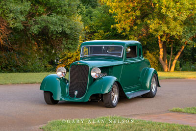 1933 Dodge 5-window Coupe