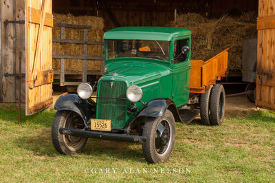 1933 Ford Model BB 1.5-ton truck