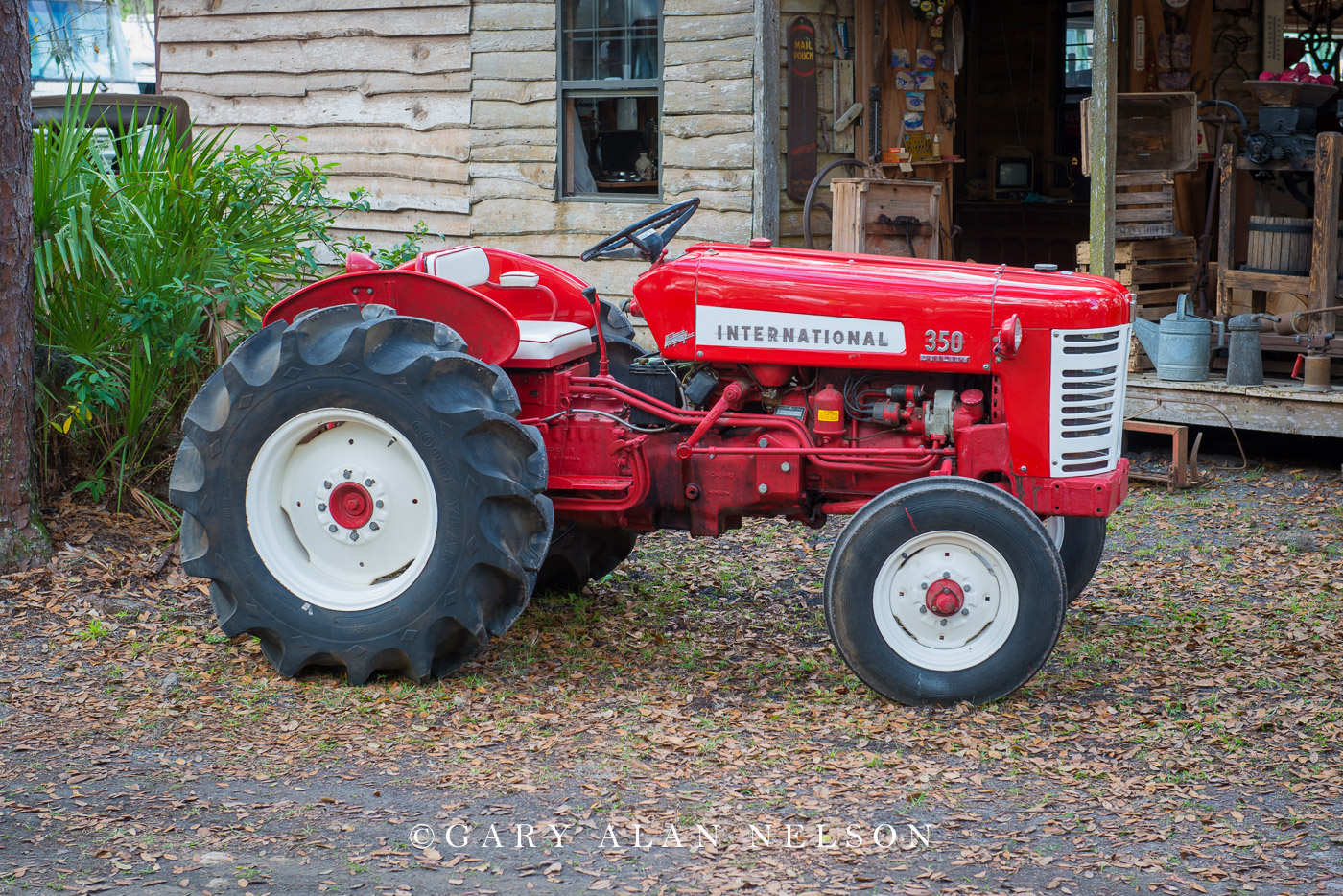 1956 - 1958 International Harvester 350