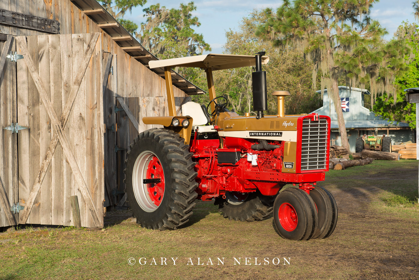 1970 International 1026 Gold Demonstrator