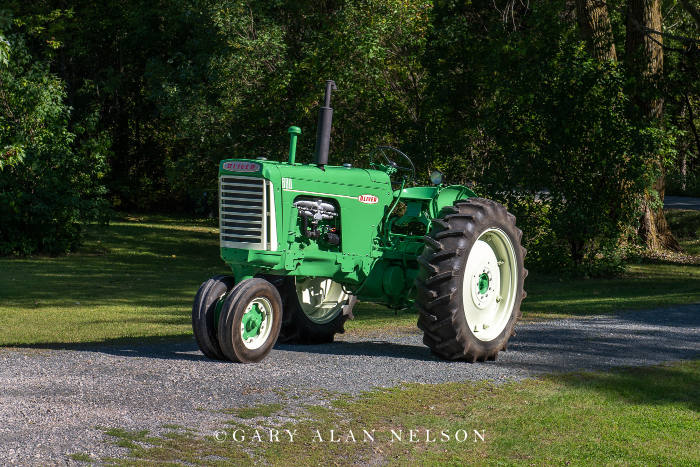 1059 Oliver 880 Mist Green