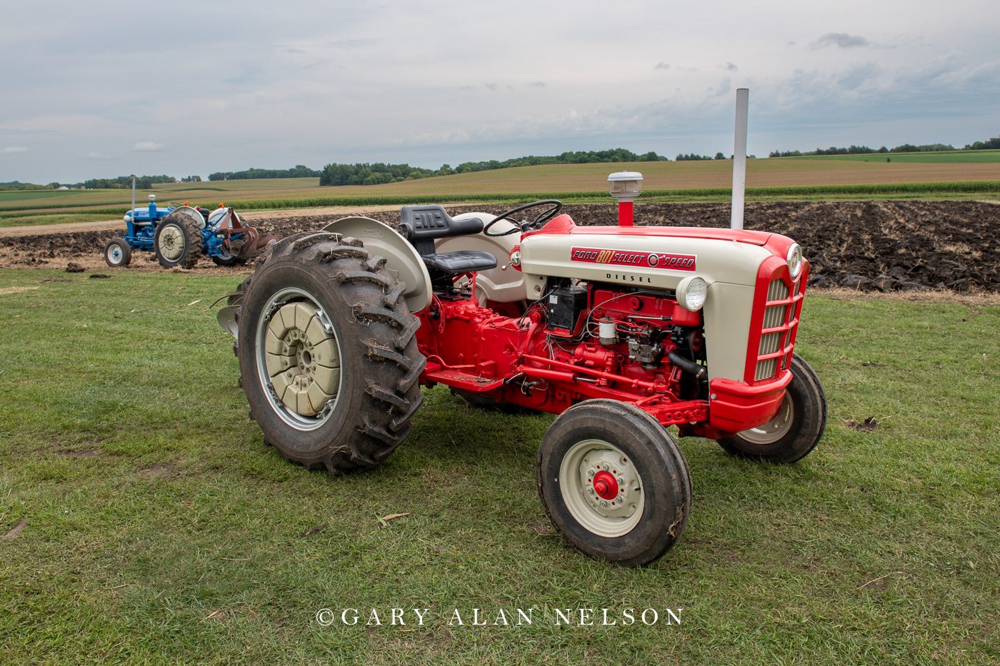 1958 Ford 801 Diesel Select-O-Speed with 1962 Ford 2000 Diesel in background.