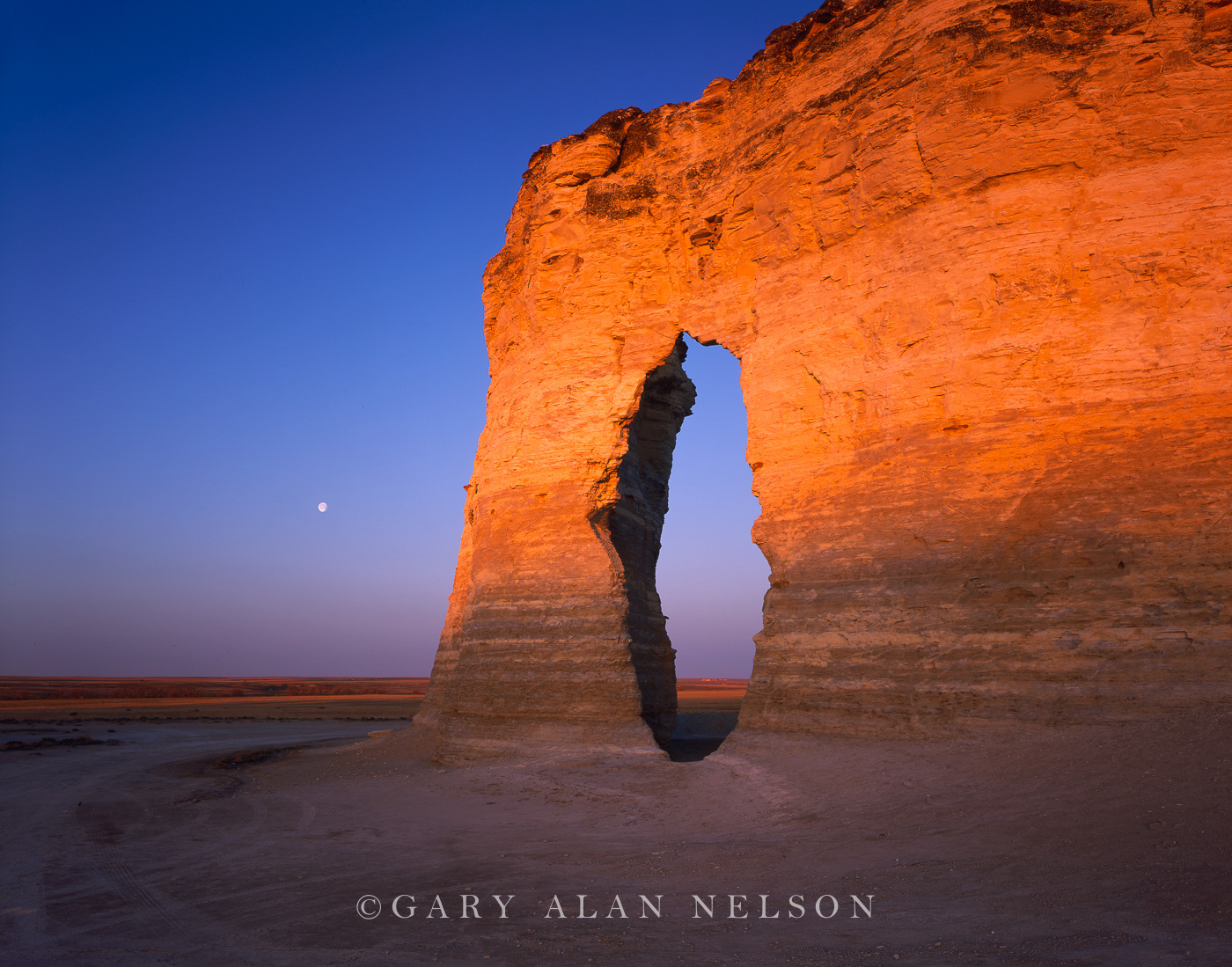 Full Moon and Keyhole Arch Monument Rocks National Monument, Kansas