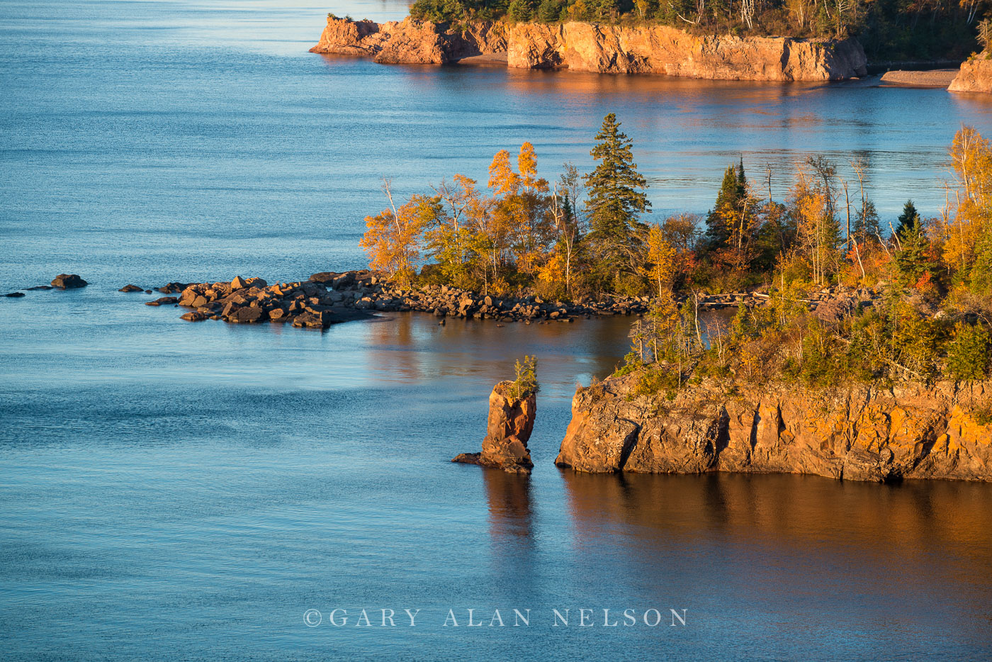 Autumn along the shore of Lake Superior, Tettegouche State Park, Minnesota