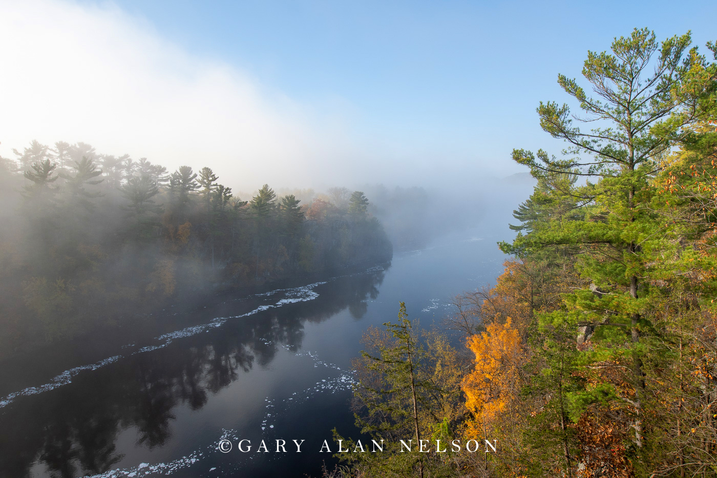 Sunrise, autum and fog over the St. Croix River, St. Croix National and Scenic River, Minnesota/Wisconsin