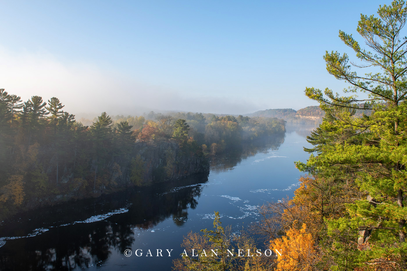 Sunrise, autum and fog over the St. Croix River, St. Croix National and Scenic River, Minnesota/Wisconsin