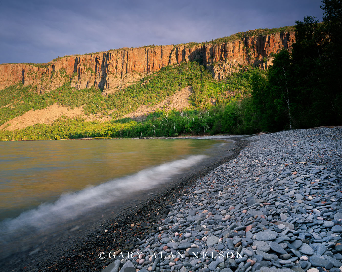 ON-03-1-PP PALISADE CLIFFS AND STONE BEACH ALONG LAKE SUPERIOR, SLEEPING GIANT PROVINCIAL PARK, ONTARIO
