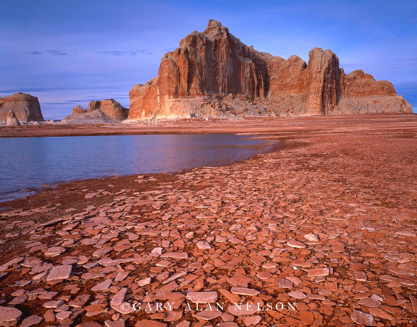 UT-03-7-NRA SANDSTONE PLATES AND CASTLE ROCK, LAKE POWELL, GLEN CANYON NTL. RECREATION AREA, UTAH