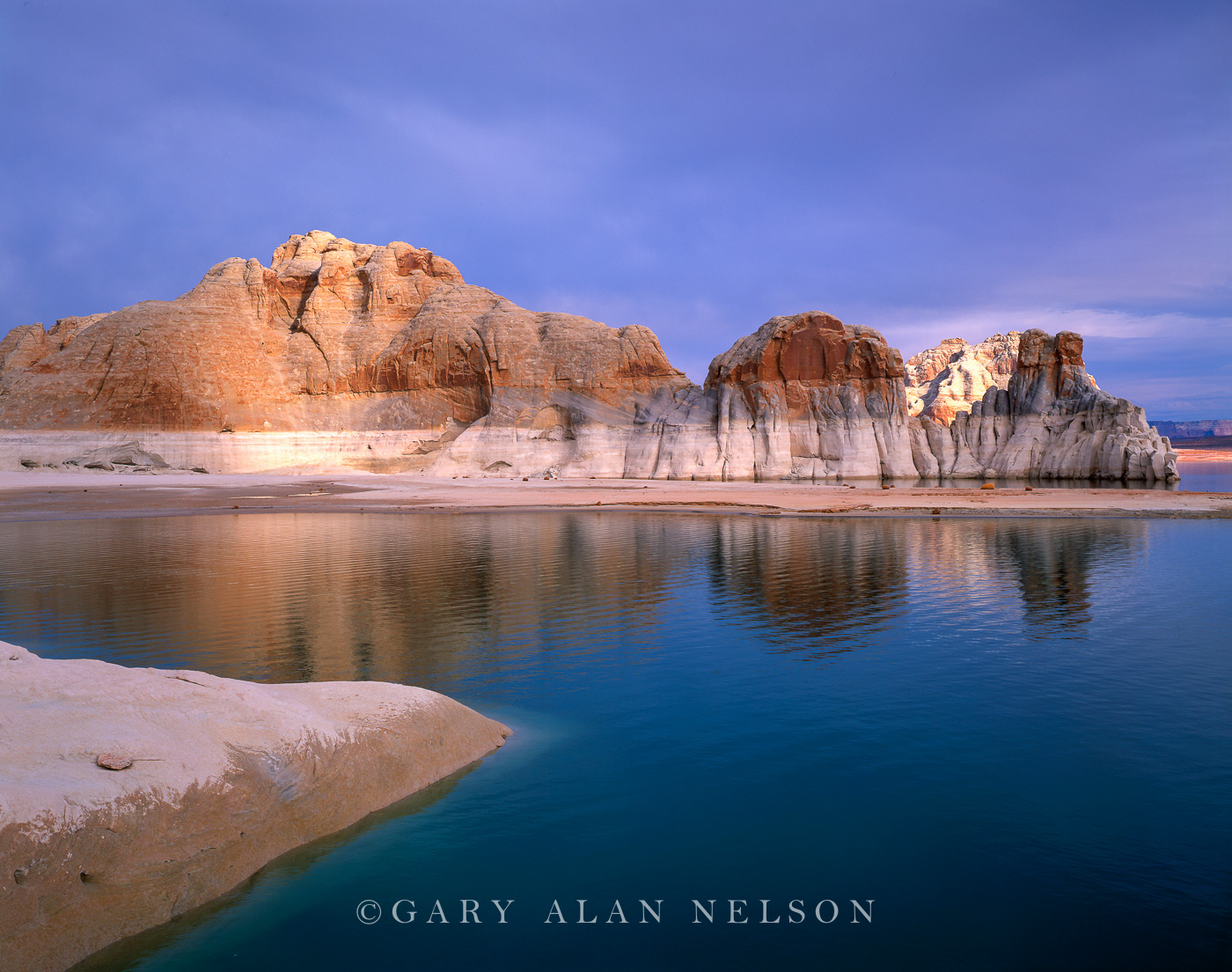 UT-03-8-NRA SAND HILL IN WAHWEAP BAY, LAKE POWELL, GLEN CANYON NTL. RECREATION AREA, UTAH