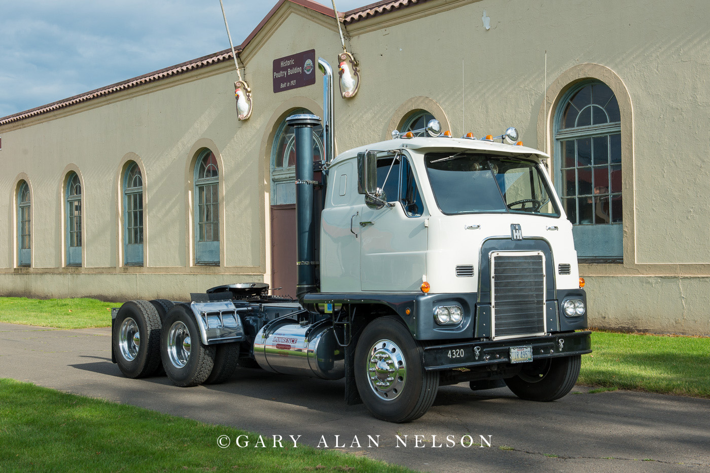 1965 International Harvester DC OF 405 "Emoryville"