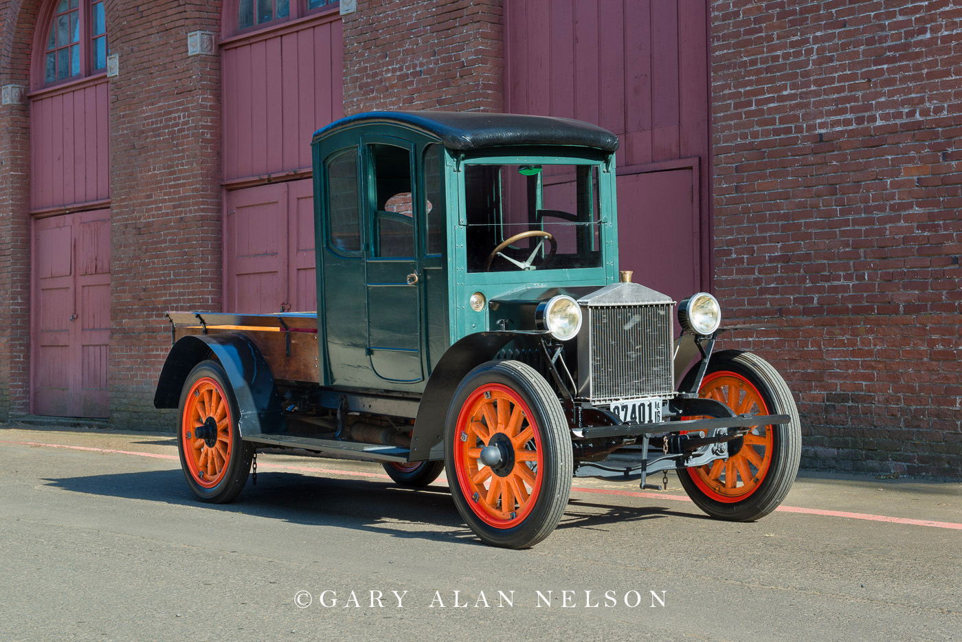 1916 Rainier Model R-11 3/4 ton truck