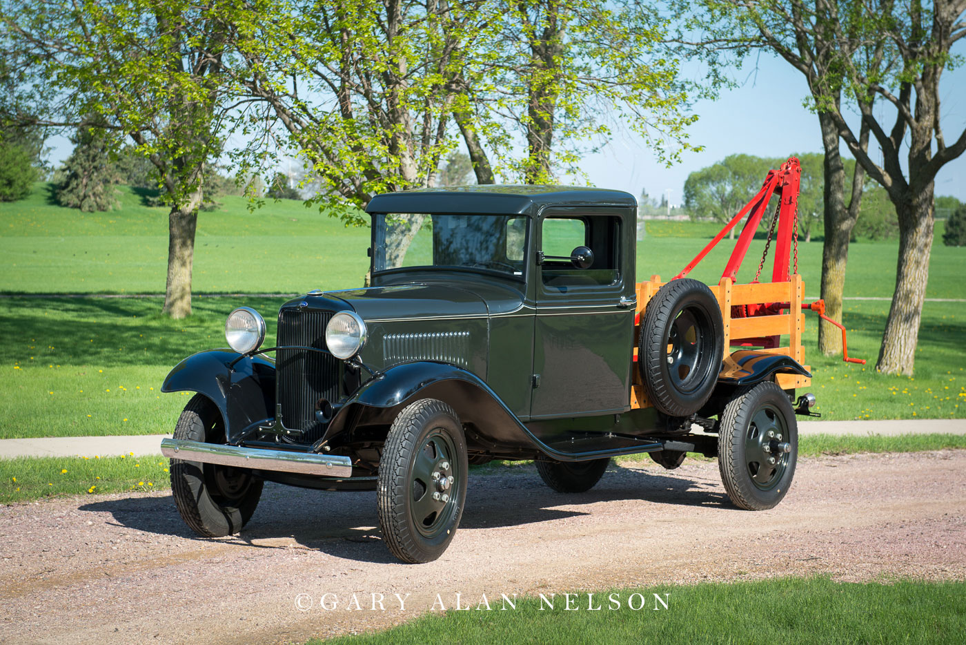 1932 Ford Deluxe MB Tow Truck