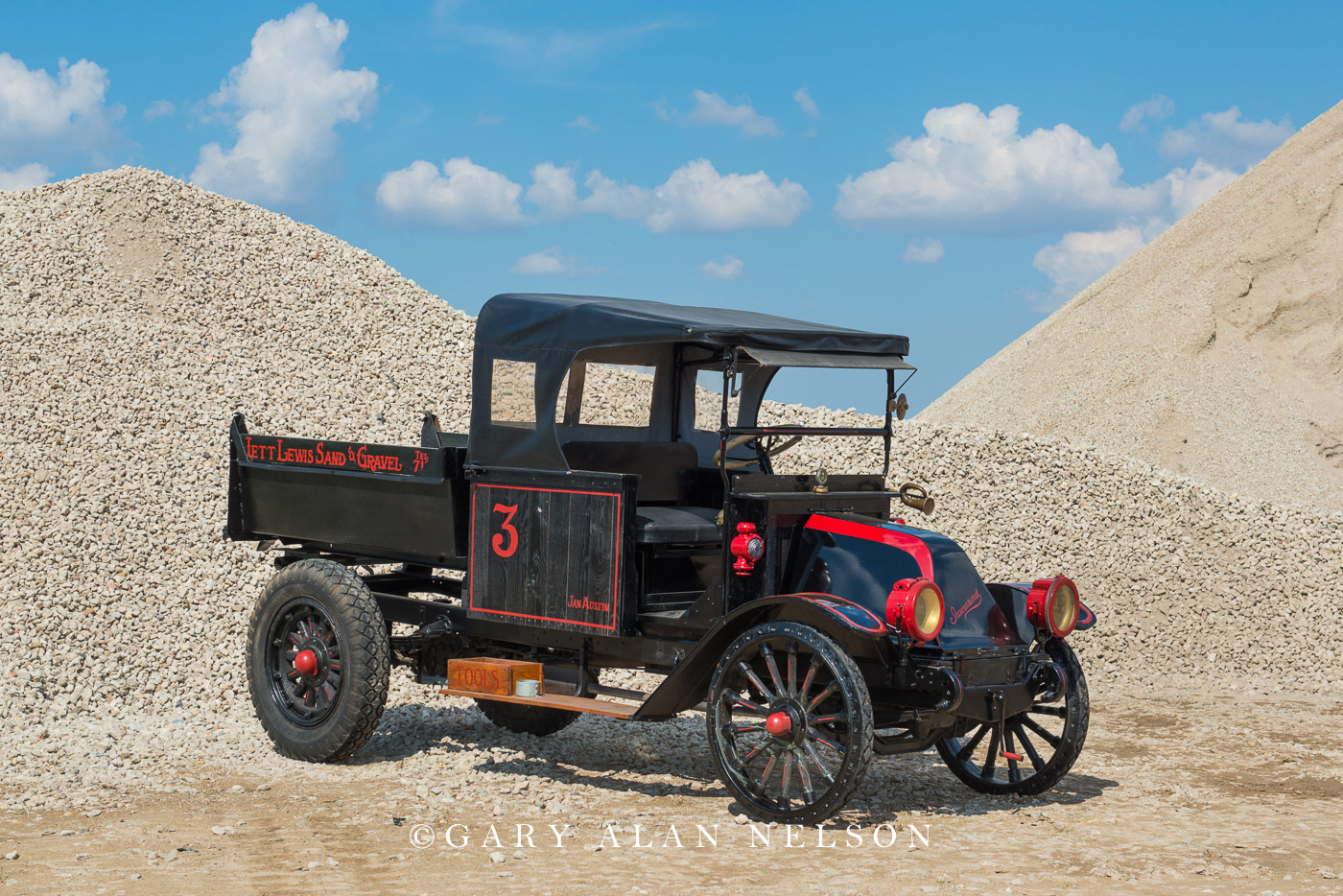 1918 International Model F Dump Truck