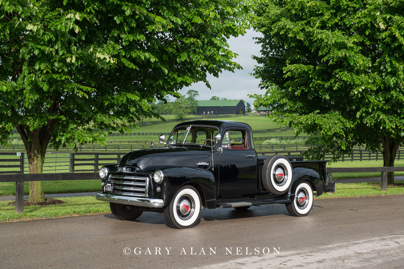 1953 GMC 1/2 ton long bed pick-up