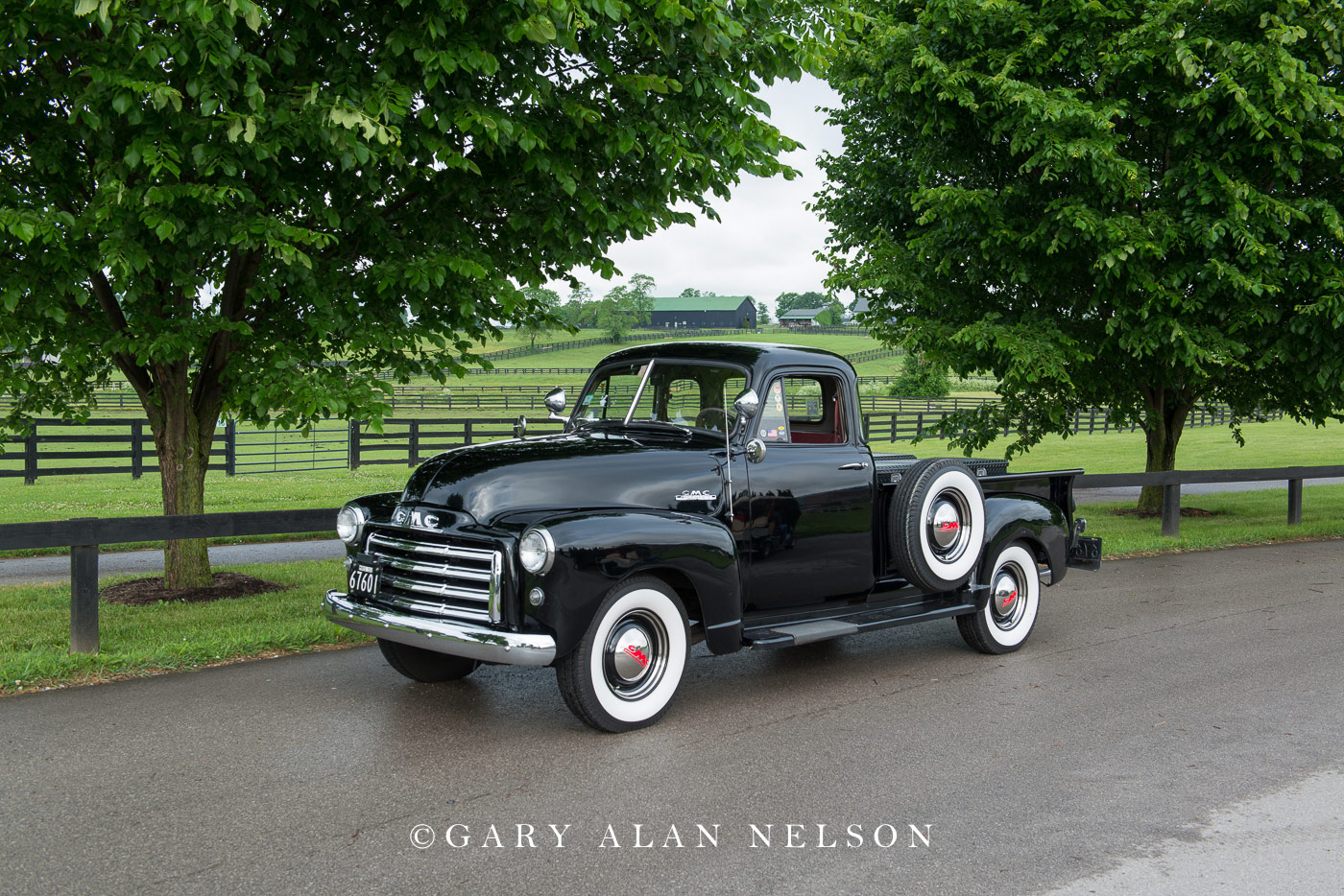 1953 GMC 1/2 ton long bed pick-up