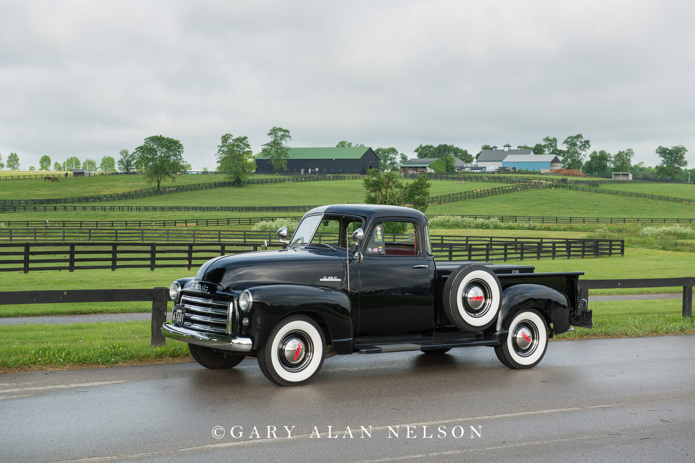 1953 GMC 1/2 ton long bed pick-up