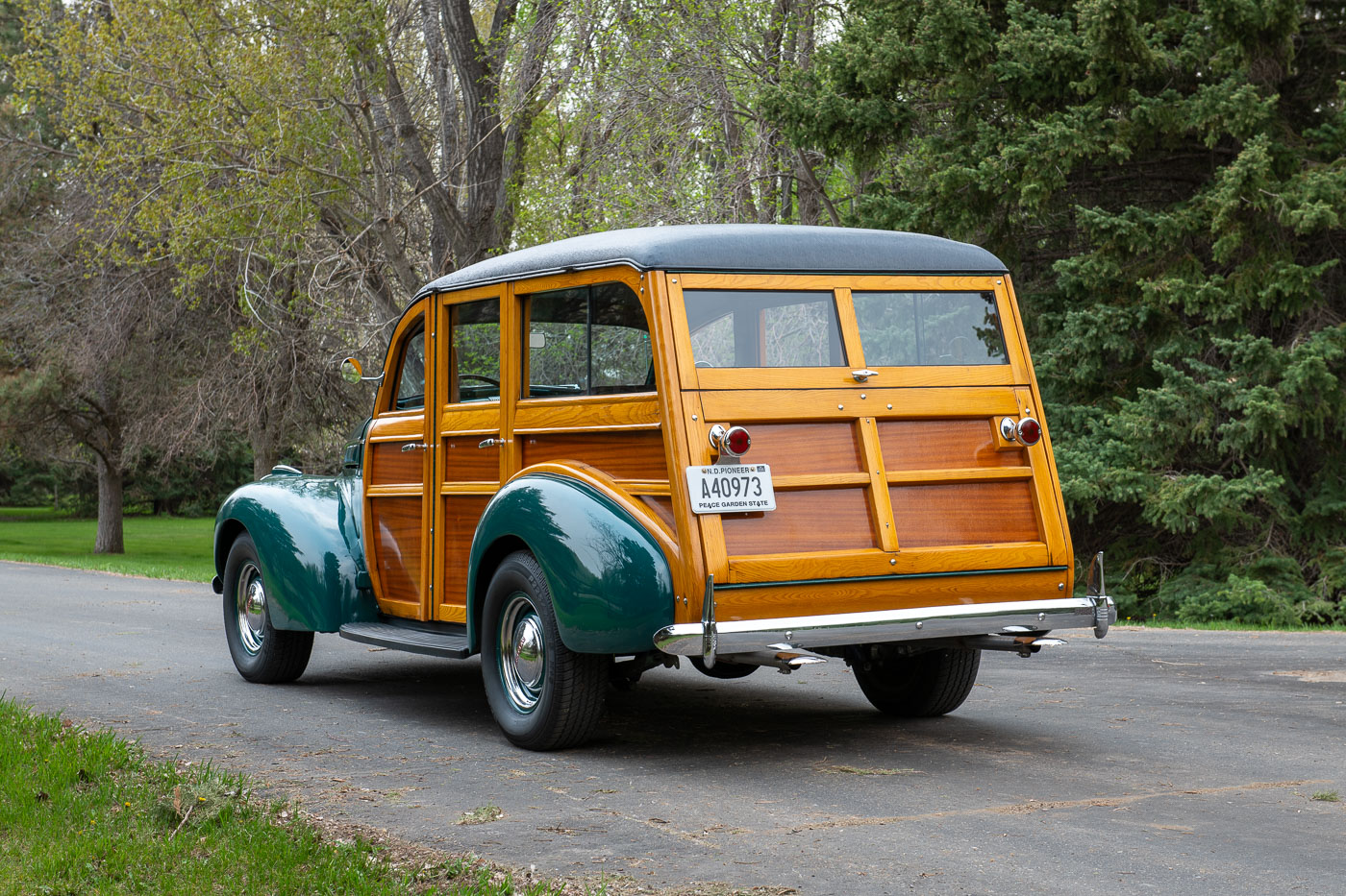 1940 Pontiac Silver Streak Woodie Wagon