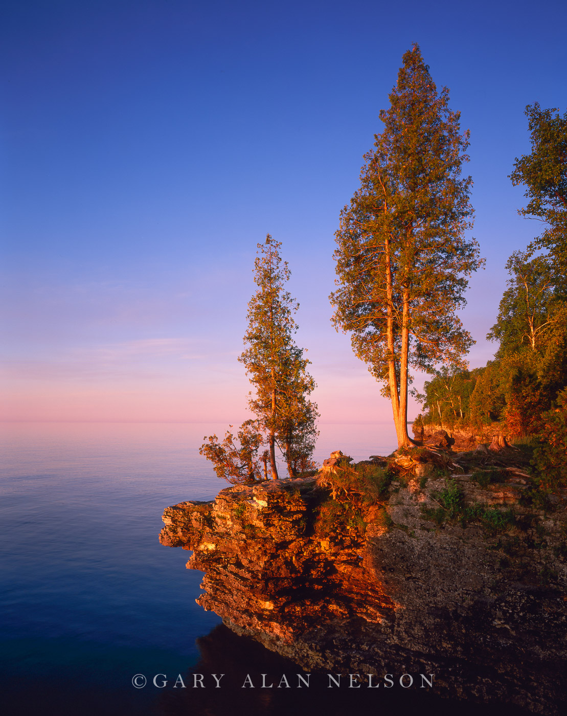 WI-94-35V-SC Cave Point in early morning light, Lake Michigan, Door County, WIsconsin